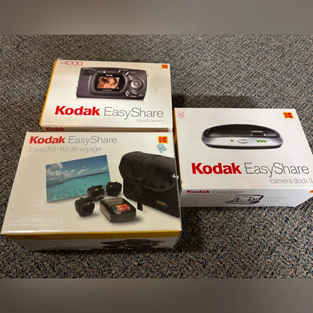 KODAK EASY SHARE 3 PC LOT NIB ORIGINAL OWNER DOCK CAMERA ACCESSORIES ETC
